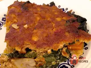 Овочева запіканка з|із| сиром і томатним соусом