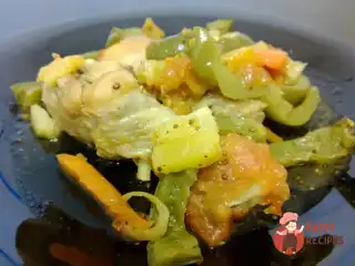 Курка з овочами в кисло-солодкому соусі