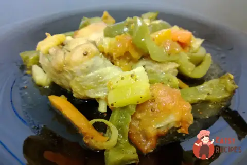 Курка з овочами в кисло-солодкому соусі