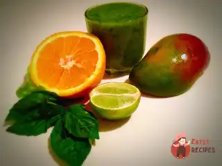 Мангово-базиликовий смузі