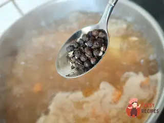 Крок 10: Уха зі шпинатом