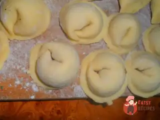Соковиті курячі пельмені