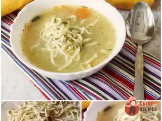 Курячий суп з домашньою локшиною