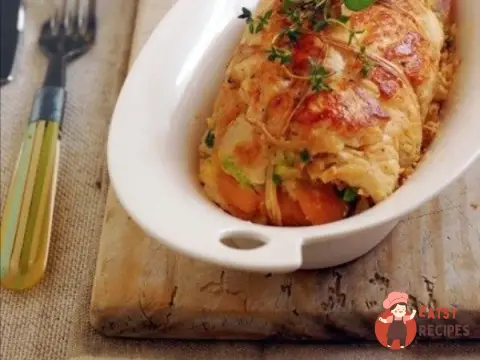 Грудка курчати, фарширована мигдалем і курагою