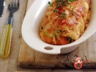 Грудка курчати, фарширована мигдалем і курагою