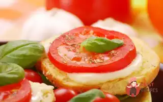 Гренки З Козячим Сиром Та Соусом