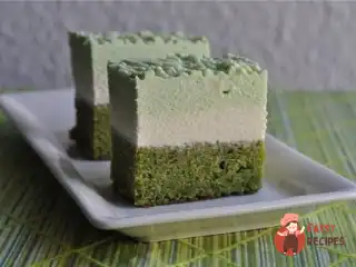 Фісташковий торт із зеленим чаєм