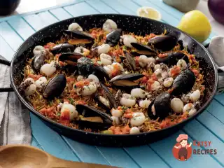 Іспанська локшина «Хвилинка» з морепродуктами