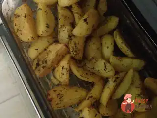 Картопля запечена по-грецьки