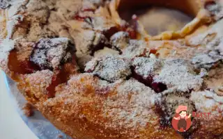 Клафуті З Вишнями, Полуницею Та Морозивом