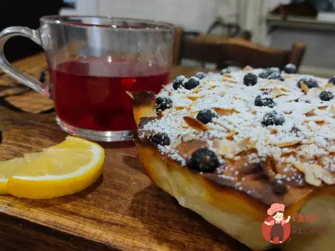 Сирна запіканка з яблуками та курагою