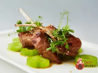 Каре ісландського ягняти на грилі з соусом Зуко