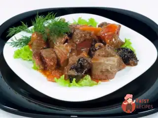 Баранина зі сливами