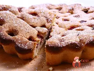 Пиріг з малиною та фісташками