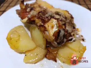 Куряче філе по-французьки з персиками