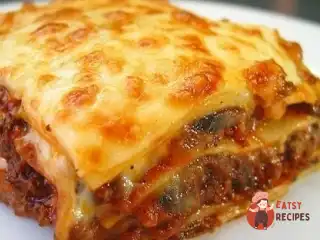 Лазання із заправкою під сирним соусом