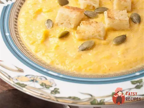 Гарбузовий суп з грушами та корицею