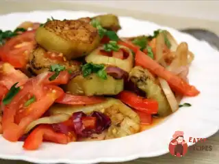 Салат з баклажанами та куркою