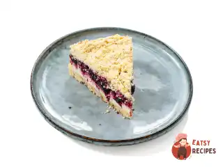 Насипний пиріг з сиром та ягодами