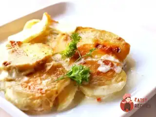 Картопля з цибулею та вершками