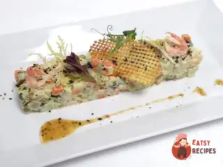 Пісний олів'є з креветками та медово-гірчичним соусом