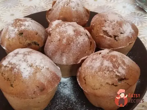 Чайний кекс із родзинками в аерогрилі