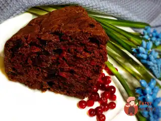 Брусничний кекс зі шматочками шоколаду