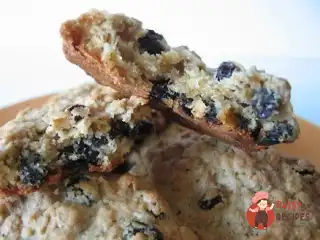 М'яке вівсяне печиво з родзинками (Chewy oatmeal raisin cookies)