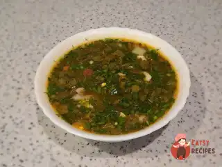 Зелений борщ на бульйоні з індички