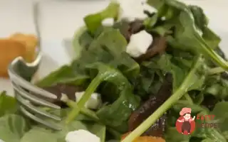 Теплий Салат З Різнокольорового Мангольду З Кедровими Горішками, Часником Та Фетою.