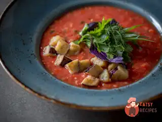 Грузинський томатний суп зі смаженими баклажанами