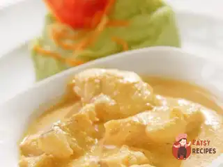 Куряче філе з яблучним соусом та пастернаком