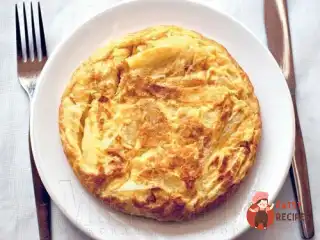 Банановий омлет із хлібом та сиром