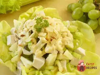 Салат з курячого філе з селерою
