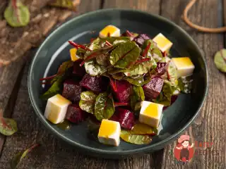 Салат з буряком та тофу