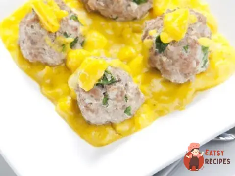 Курячі котлети з кіноа та яблучним соусом
