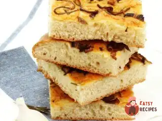 Пшеничний хліб із цибулею