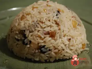 Солодкий плов із сухофруктами та горіхами