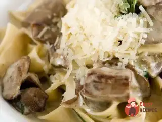 Спагетті з білими грибами