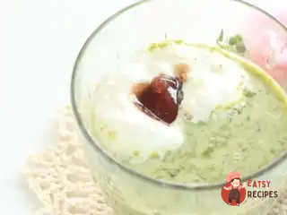 Яєчний десерт із зеленим чаєм та бренді