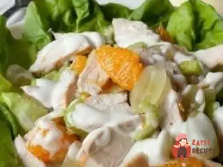 Салат з курки з апельсином та виноградом