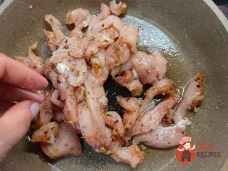 Крок 6: Пиріг з пряною куркою та пекінською капустою