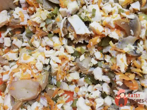 Салат чоловічий з куркою та печерицями