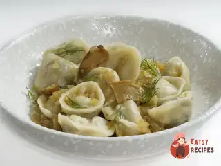 Пісні пельмені з грибами та картоплею