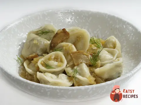 Пісні пельмені з грибами та картоплею