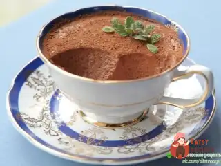Легкий шоколадний мус із м'ятою