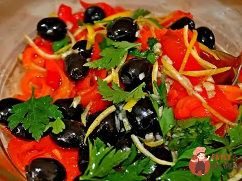 Салат з солодким печеним перцем і оливками