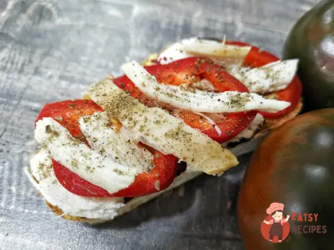 Брускетта з куркою
