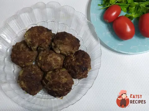 Соковиті котлети з баклажанами