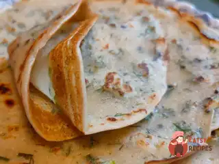 Пісні коржі з цибулею та кропом